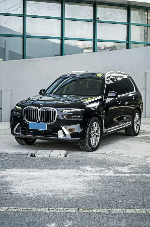 2024 BMW X7 3.0T 381HP L6 8AT