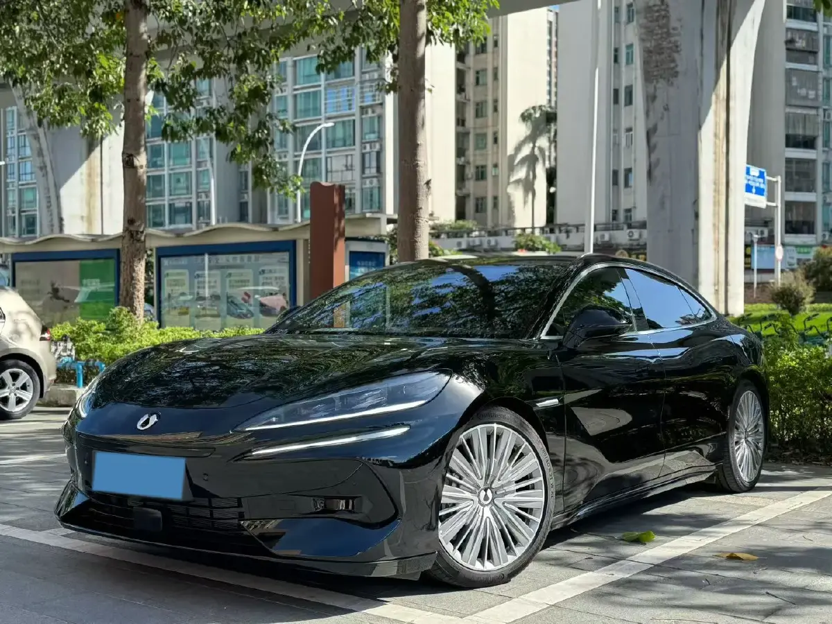 2024 Denza DenzaZ9 2.0T 207HP L4 E-CVT PHEV 38.5KWH