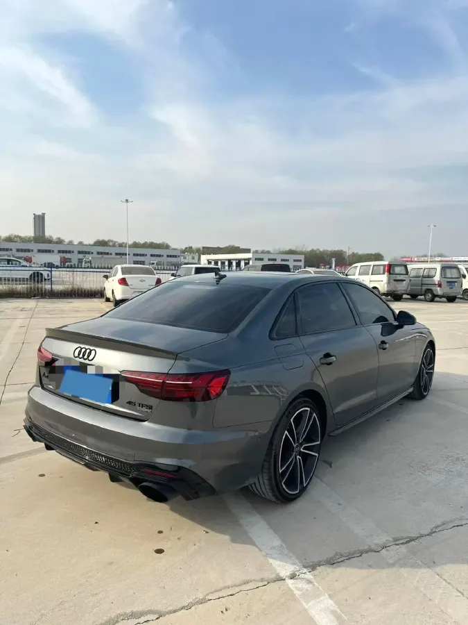 2023 Audi A4L 2.0T 245HP L4 7DCT,autocango,china used car exporter,china ev exporter,chinese used car exporter,chinese used ev exporter