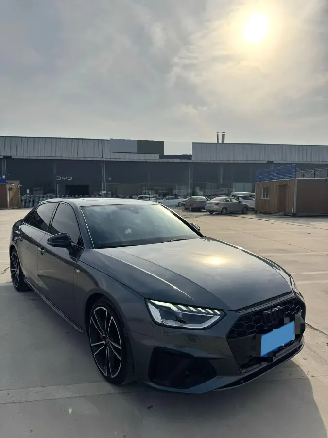 2023 Audi A4L 2.0T 245HP L4 7DCT,autocango,china used car exporter,china ev exporter,chinese used car exporter,chinese used ev exporter