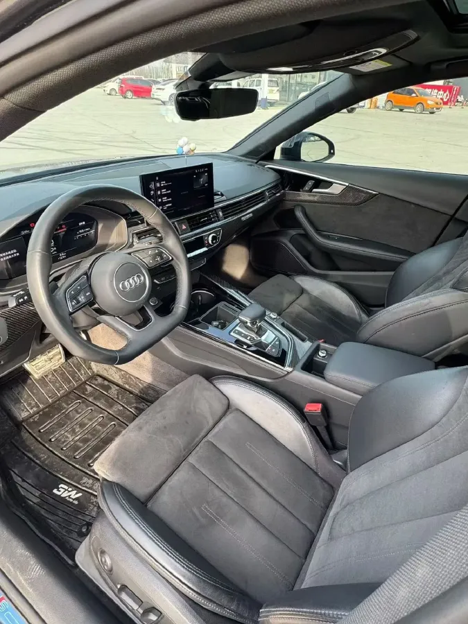 2023 Audi A4L 2.0T 245HP L4 7DCT,autocango,china used car exporter,china ev exporter,chinese used car exporter,chinese used ev exporter