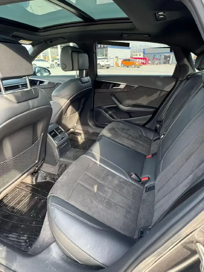 2023 Audi A4L 2.0T 245HP L4 7DCT,autocango,china used car exporter,china ev exporter,chinese used car exporter,chinese used ev exporter