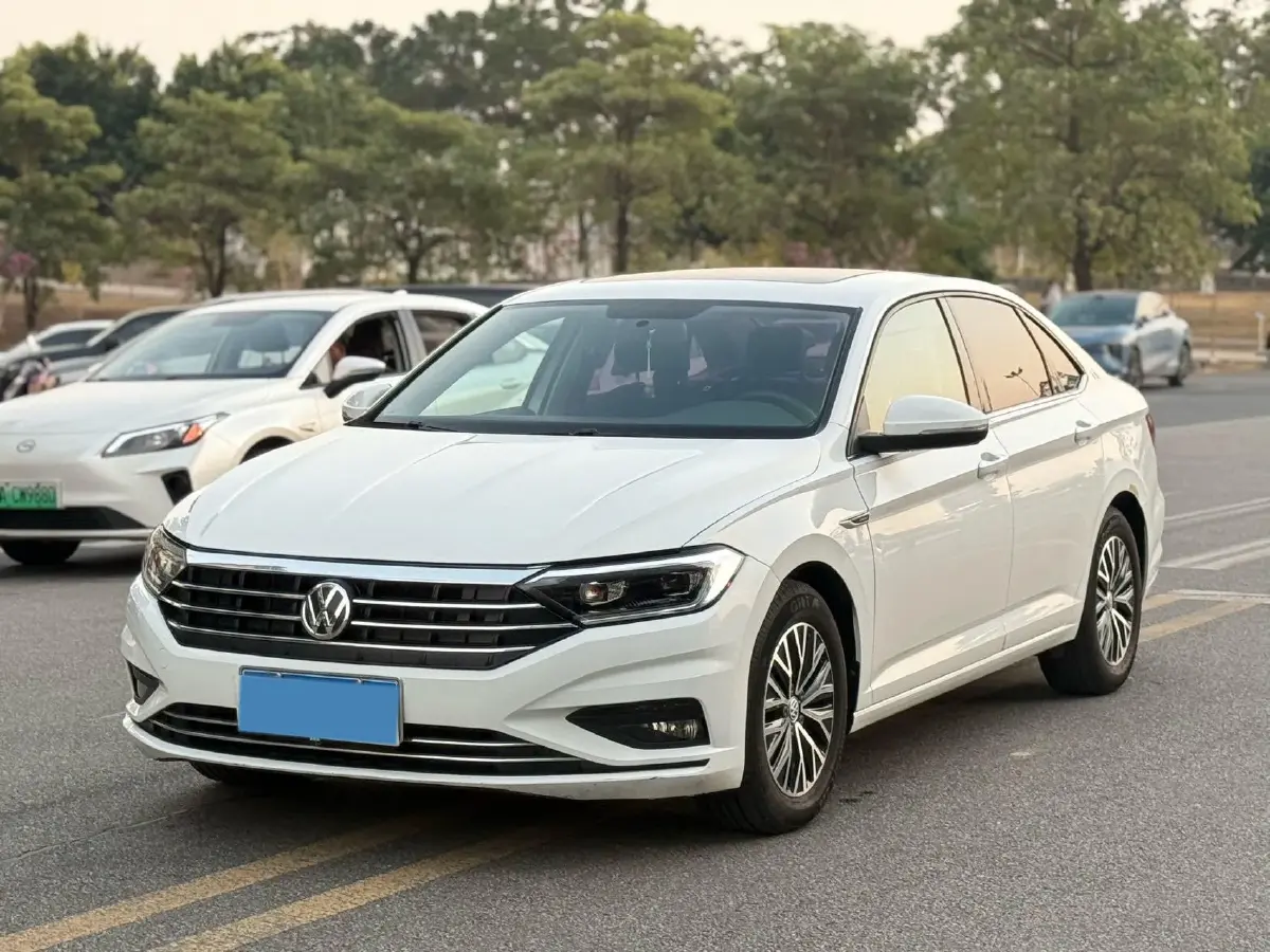 2021 Volkswagen Sagitar 1.4T 150HP L4 7DCT