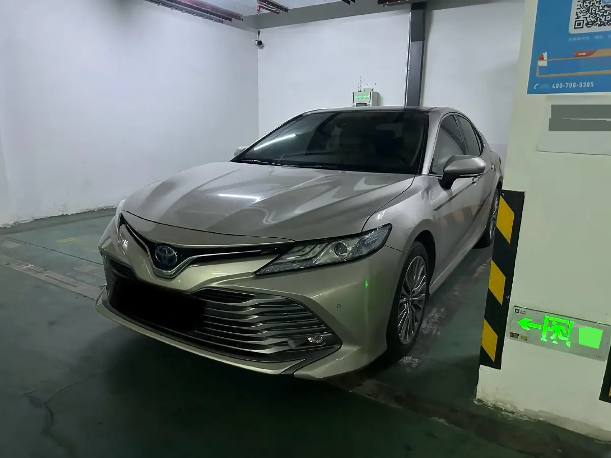 2019 Toyota Camry 2.5L 178HP L4 E-CVT Hybrid