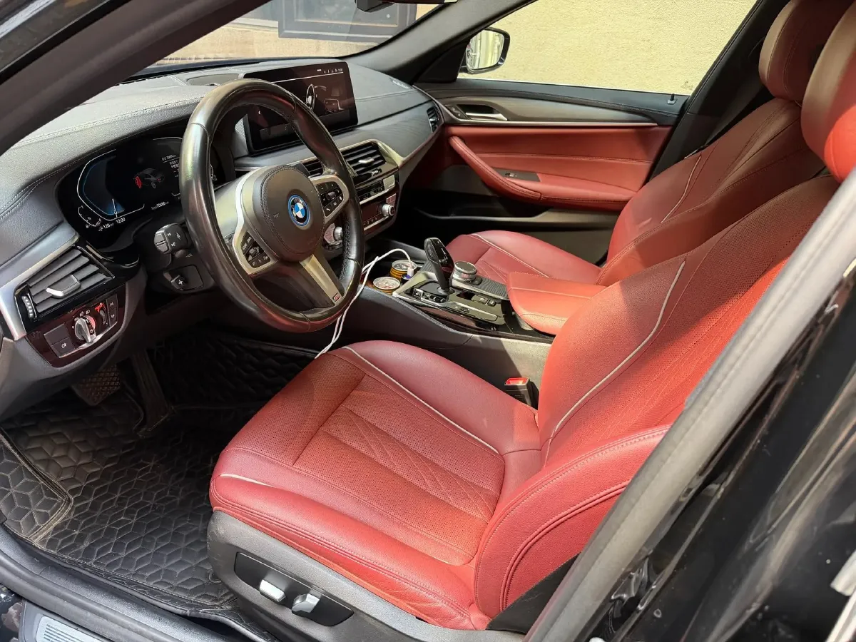 2022 BMW 5 Series 2.0T 184HP L4 8AT PHEV 17.7KWH,autocango,china used car exporter,china ev exporter,chinese used car exporter,chinese used ev exporter