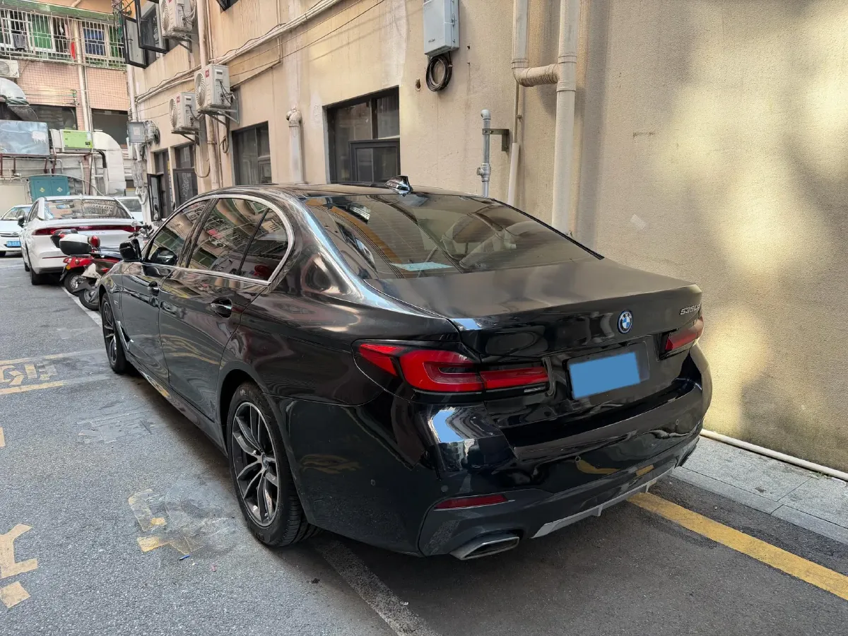 2022 BMW 5 Series 2.0T 184HP L4 8AT PHEV 17.7KWH,autocango,china used car exporter,china ev exporter,chinese used car exporter,chinese used ev exporter