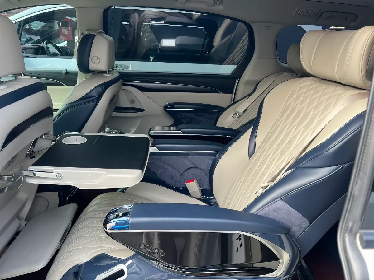 2021 Buick GL8 2.0T 237HP L4 9AT,autocango,china used car exporter,china ev exporter,chinese used car exporter,chinese used ev exporter