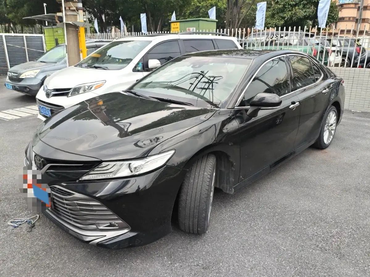 2019 Toyota Camry 2.5L 209HP L4 8AT