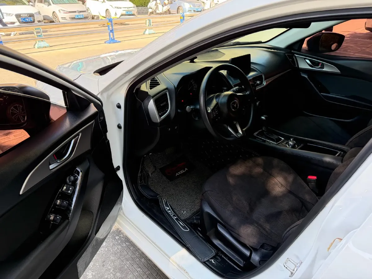 2017 Mazda 3 Axela 1.5L 117HP L4 6AT,autocango,china used car exporter,china ev exporter,chinese used car exporter,chinese used ev exporter