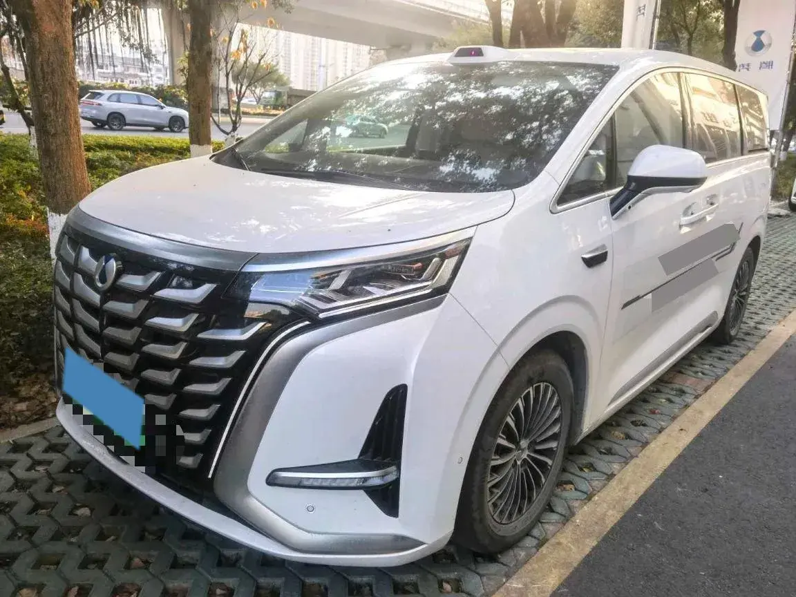 2025 Denza D9 1.5T 156HP L4 E-CVT PHEV 40KWH