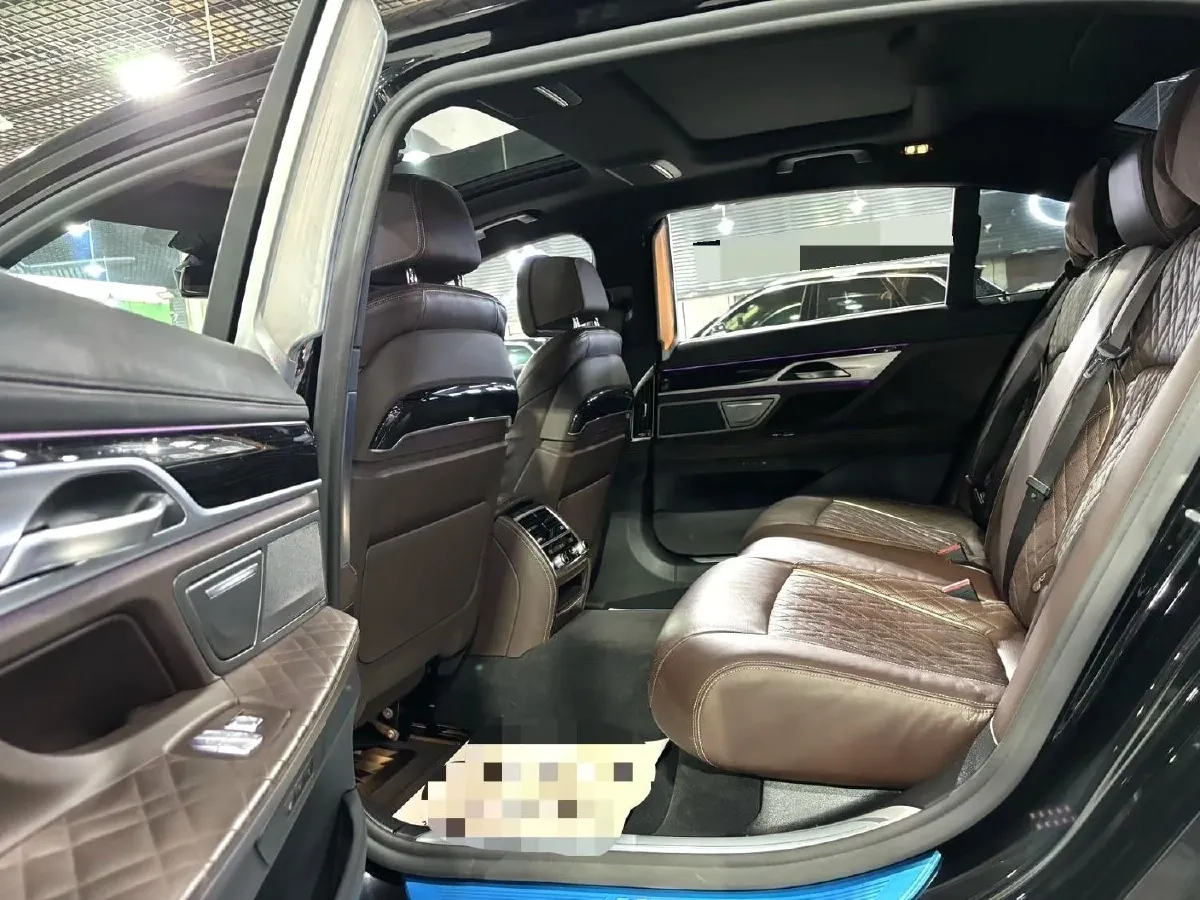 2019 BMW 7 Series 3.0T 340HP L6 8AT,autocango,china used car exporter,china ev exporter,chinese used car exporter,chinese used ev exporter