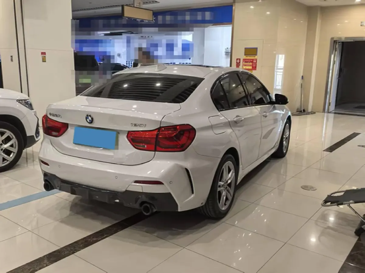2021 BMW 1 Series 1.5T 140HP L3 7DCT,autocango,china used car exporter,china ev exporter,chinese used car exporter,chinese used ev exporter