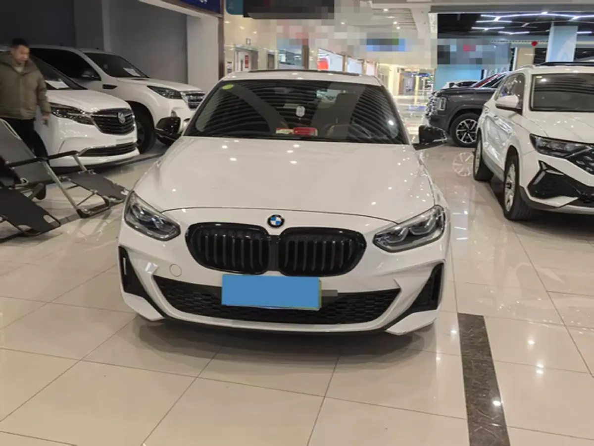 2021 BMW 1 Series 1.5T 140HP L3 7DCT,autocango,china used car exporter,china ev exporter,chinese used car exporter,chinese used ev exporter