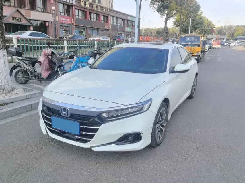 2022 Honda Accord 2.0L 146HP L4 E-CVT Hybrid