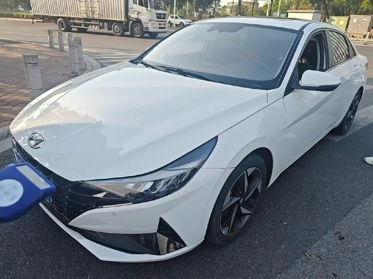 2022 Hyundai Elantra 1.5L 115HP L4 CVT