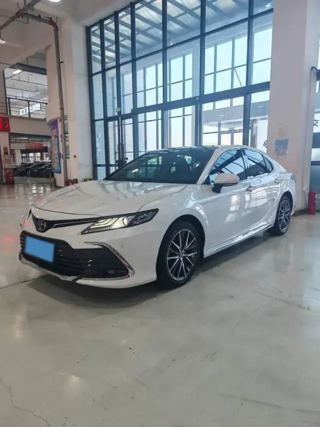 2021 Toyota Camry 2.5L 209HP L4 8AT