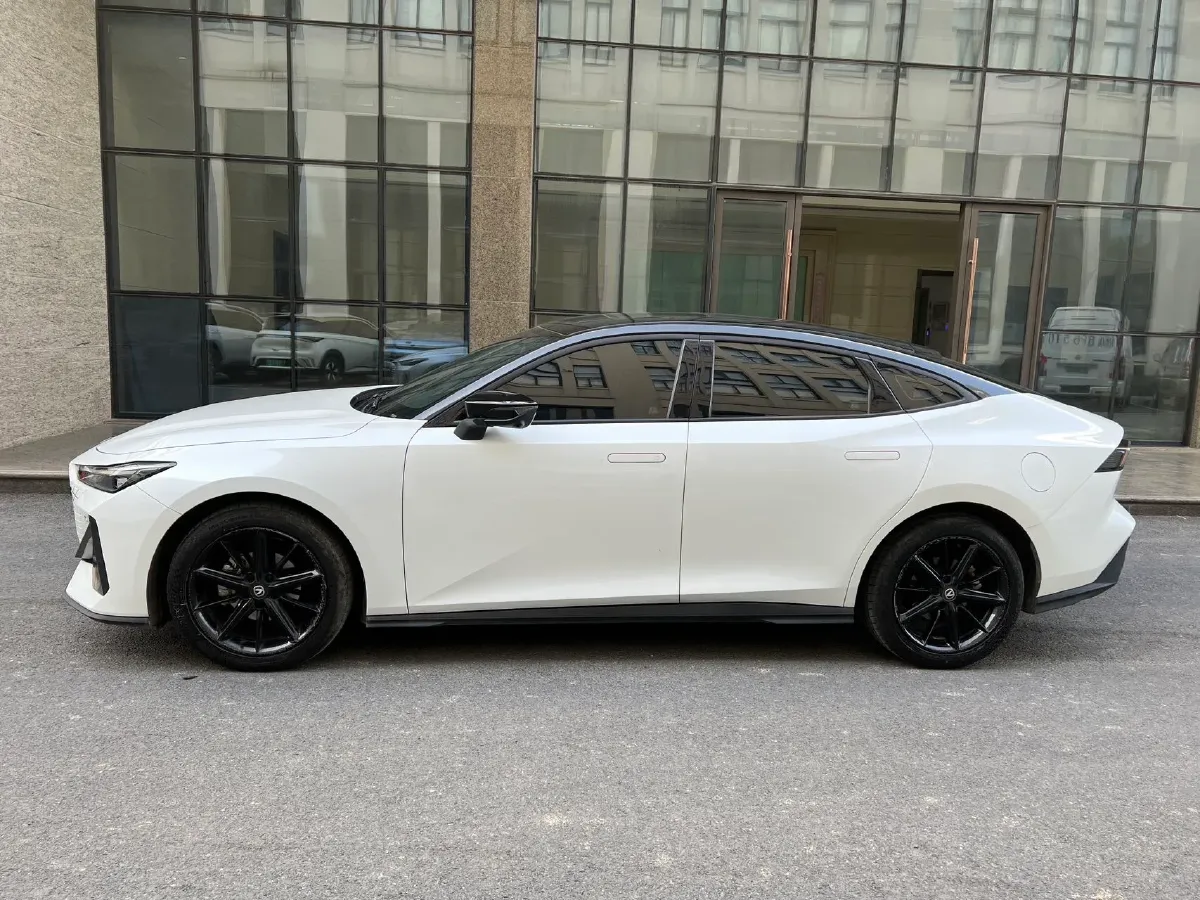 2023 ChangAn UNI-V 1.5T 188HP L4 7DCT,autocango,china used car exporter,china ev exporter,chinese used car exporter,chinese used ev exporter