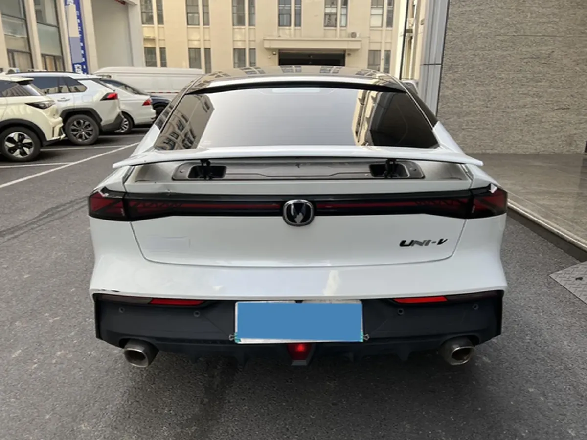 2023 ChangAn UNI-V 1.5T 188HP L4 7DCT,autocango,china used car exporter,china ev exporter,chinese used car exporter,chinese used ev exporter