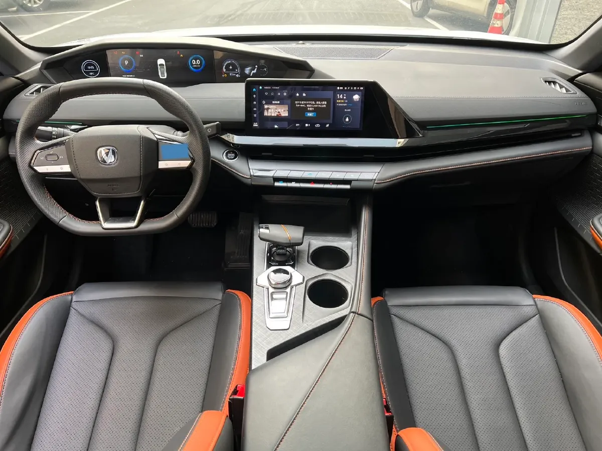 2023 ChangAn UNI-V 1.5T 188HP L4 7DCT,autocango,china used car exporter,china ev exporter,chinese used car exporter,chinese used ev exporter