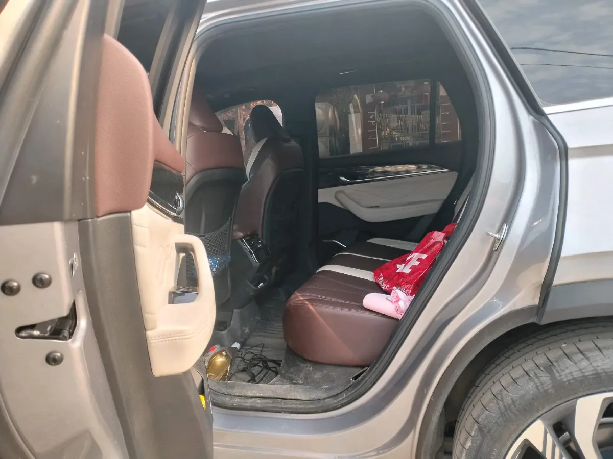 2021 Geely Monjaro 2.0T 218HP L4 7DCT,autocango,china used car exporter,china ev exporter,chinese used car exporter,chinese used ev exporter