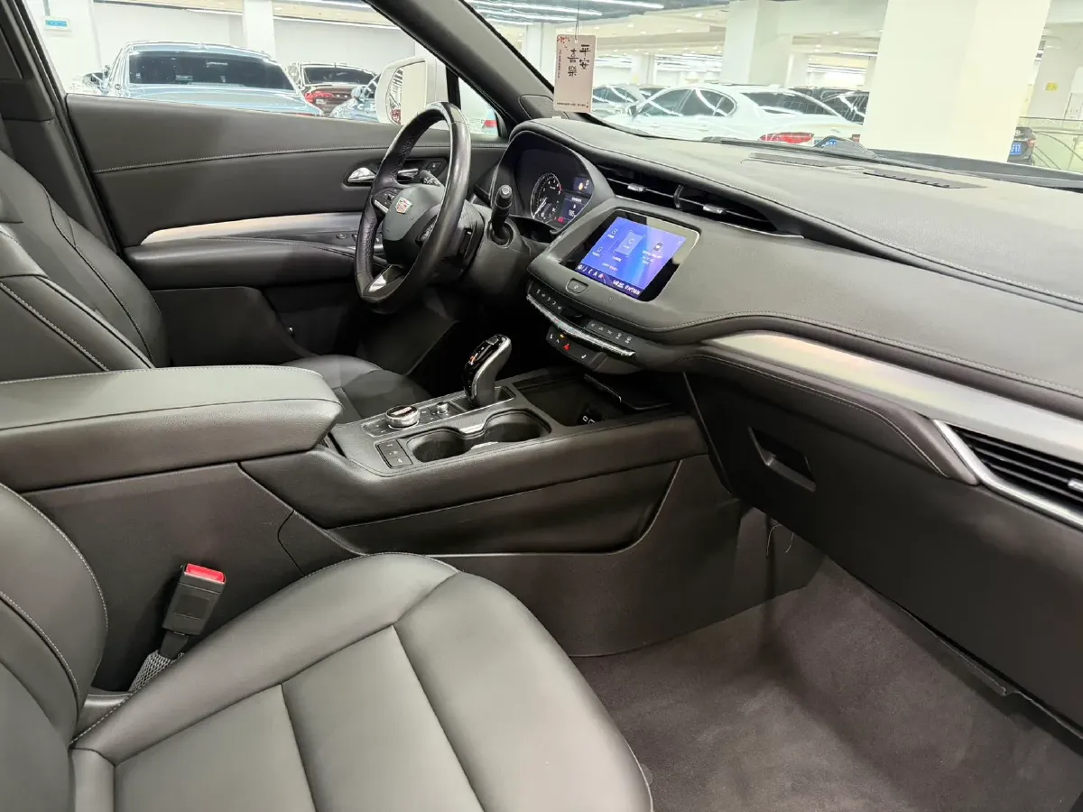 2020 Cadillac XT4 2.0T 241HP L4 9AT,autocango,china used car exporter,china ev exporter,chinese used car exporter,chinese used ev exporter