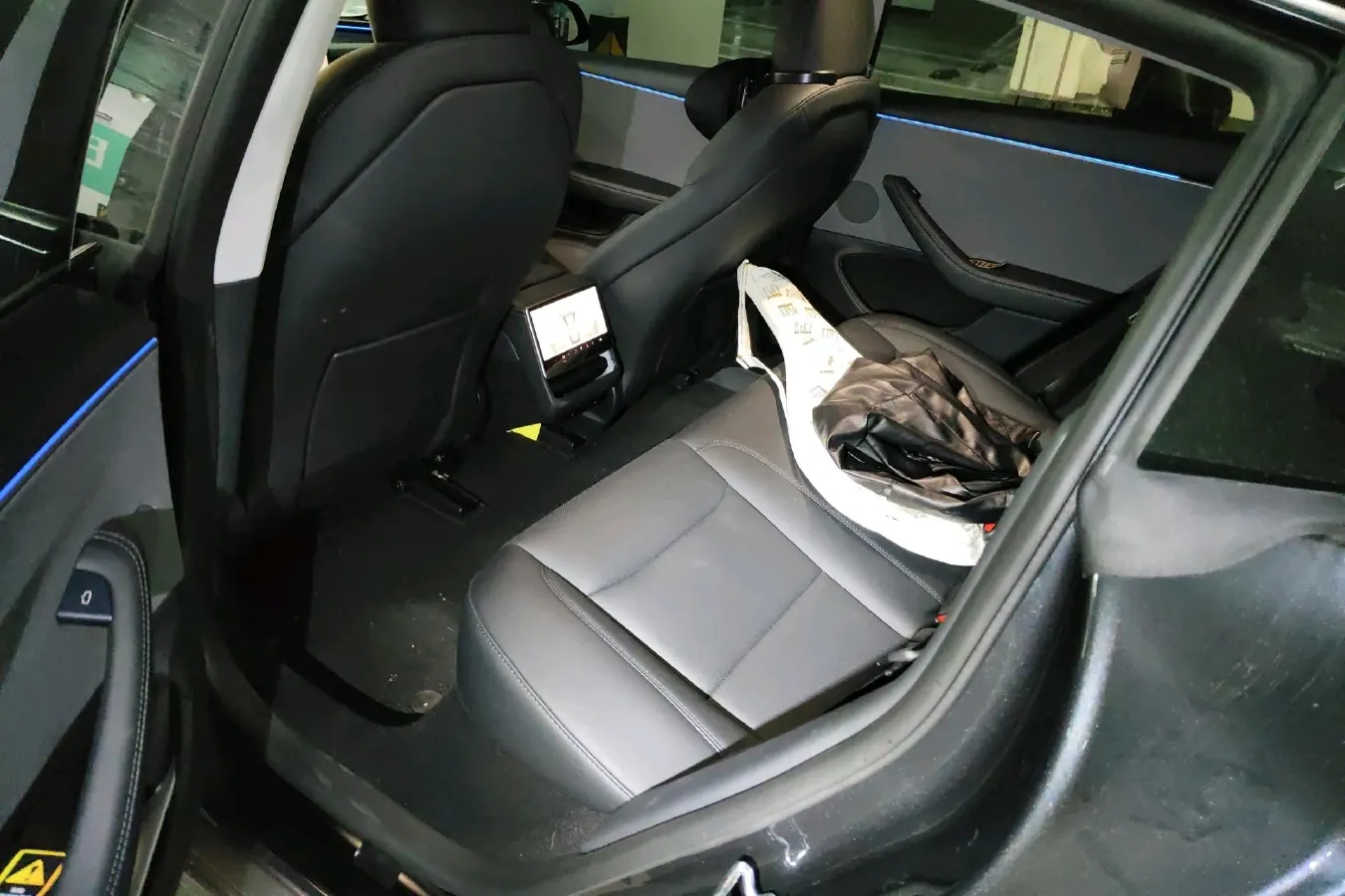 2025 Tesla Model 3 BEV 62.5KWH,autocango,china used car exporter,china ev exporter,chinese used car exporter,chinese used ev exporter