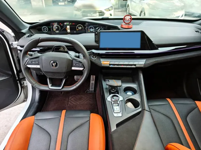 2024 ChangAn UNI-V 1.5T 188HP L4 7DCT,autocango,china used car exporter,china ev exporter,chinese used car exporter,chinese used ev exporter