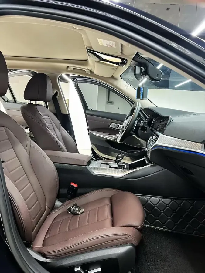 2021 BMW 3 Series 2.0T 184HP L4 8AT,autocango,china used car exporter,china ev exporter,chinese used car exporter,chinese used ev exporter