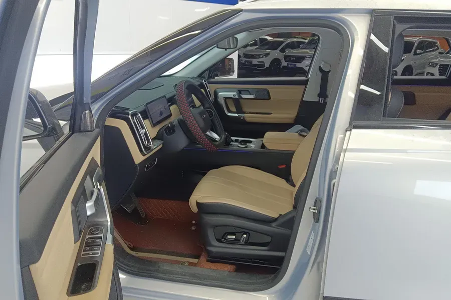 2023 Chery Exploration 06 1.6T 197HP L4 7DCT,autocango,china used car exporter,china ev exporter,chinese used car exporter,chinese used ev exporter