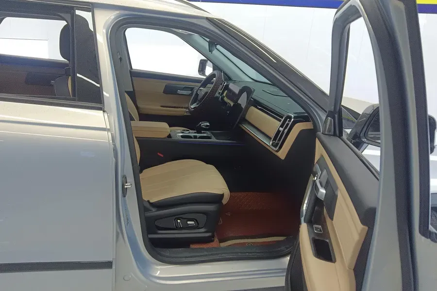 2023 Chery Exploration 06 1.6T 197HP L4 7DCT,autocango,china used car exporter,china ev exporter,chinese used car exporter,chinese used ev exporter