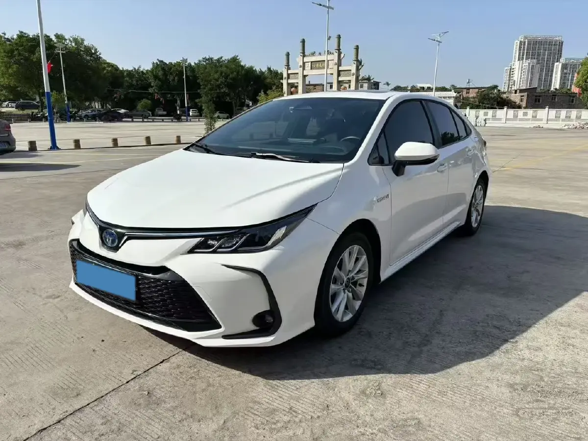 2024 Toyota Corolla 1.8L 98HP L4 E-CVT Hybrid
