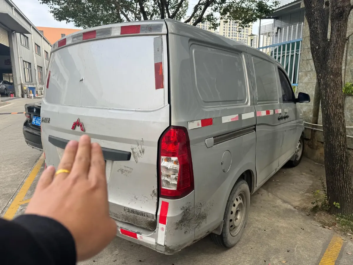 2019 WuLing RongGuang V 1.5L 99HP L4 6MT,autocango,china used car exporter,china ev exporter,chinese used car exporter,chinese used ev exporter
