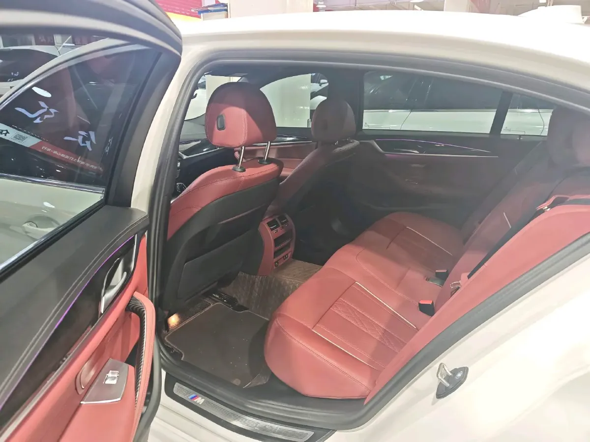 2022 BMW 5 Series 2.0T 184HP L4 8AT,autocango,china used car exporter,china ev exporter,chinese used car exporter,chinese used ev exporter