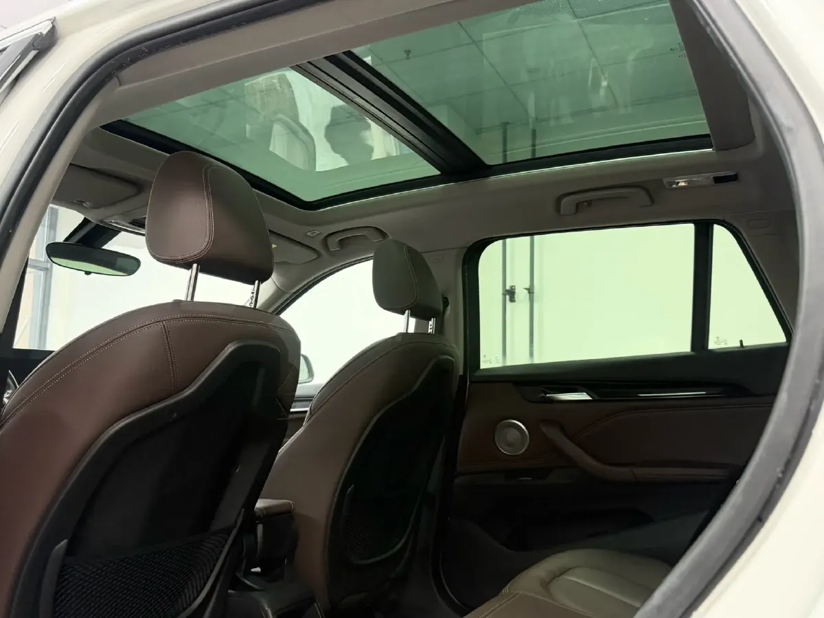 2022 BMW X1 1.5T 140HP L3 7DCT,autocango,china used car exporter,china ev exporter,chinese used car exporter,chinese used ev exporter