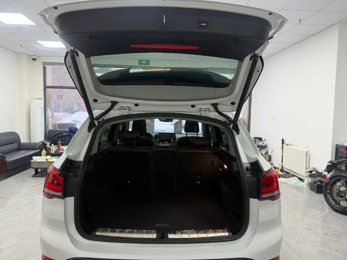 2022 BMW X1 1.5T 140HP L3 7DCT,autocango,china used car exporter,china ev exporter,chinese used car exporter,chinese used ev exporter