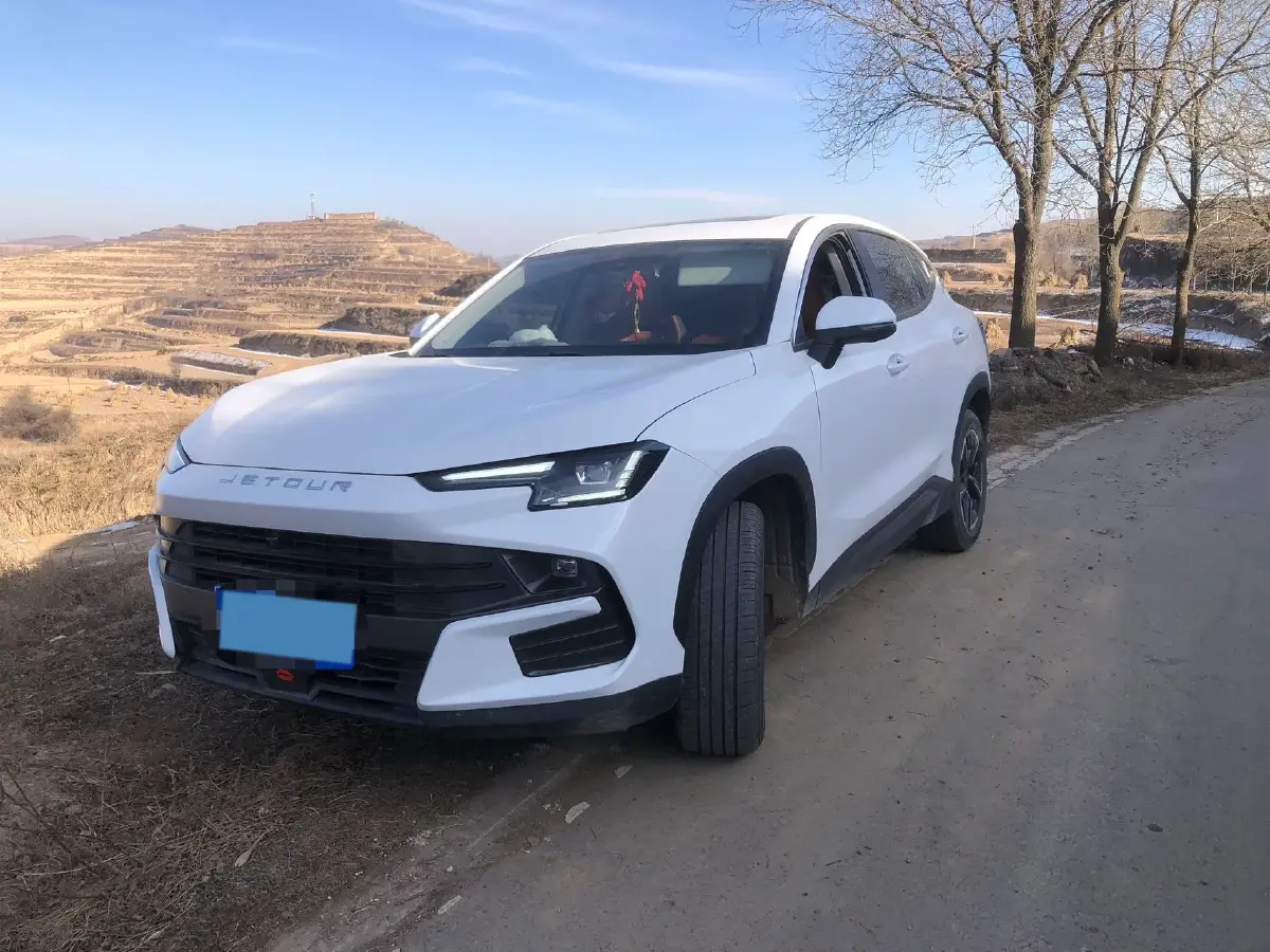 2025 Jetour DASHING 1.5T 184HP L4 7DCT