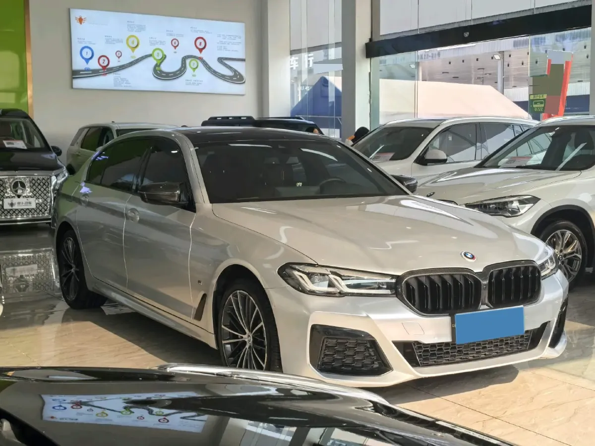 2022 BMW 5 Series 2.0T 252HP L4 8AT,autocango,china used car exporter,china ev exporter,chinese used car exporter,chinese used ev exporter