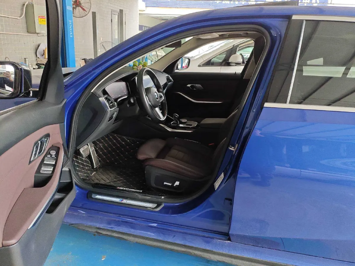 2021 BMW 3 Series 2.0T 156HP L4 8AT,autocango,china used car exporter,china ev exporter,chinese used car exporter,chinese used ev exporter