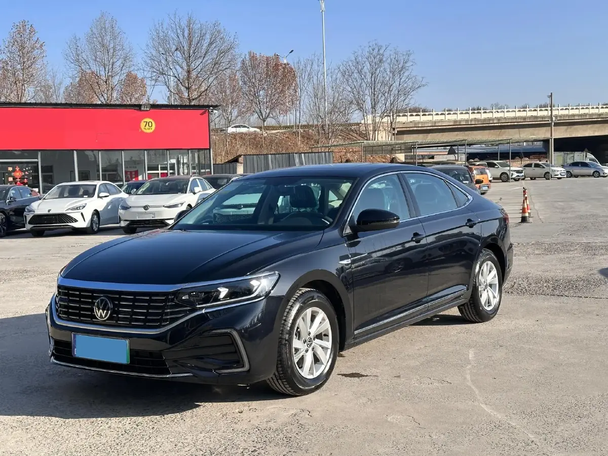 2025 Volkswagen Passat 1.4T 150HP L4 6DCT PHEV