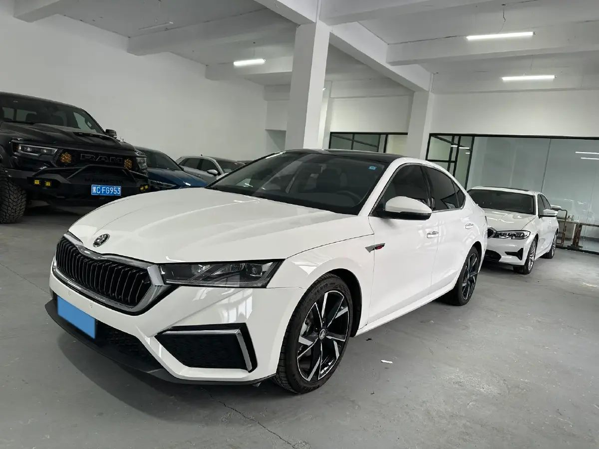 2022 Skoda Octavia 1.4T 150HP L4 7DCT