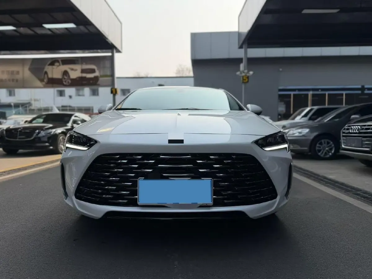 2025 Buick Regal 1.5T 169HP L4 9AT,autocango,china used car exporter,china ev exporter,chinese used car exporter,chinese used ev exporter