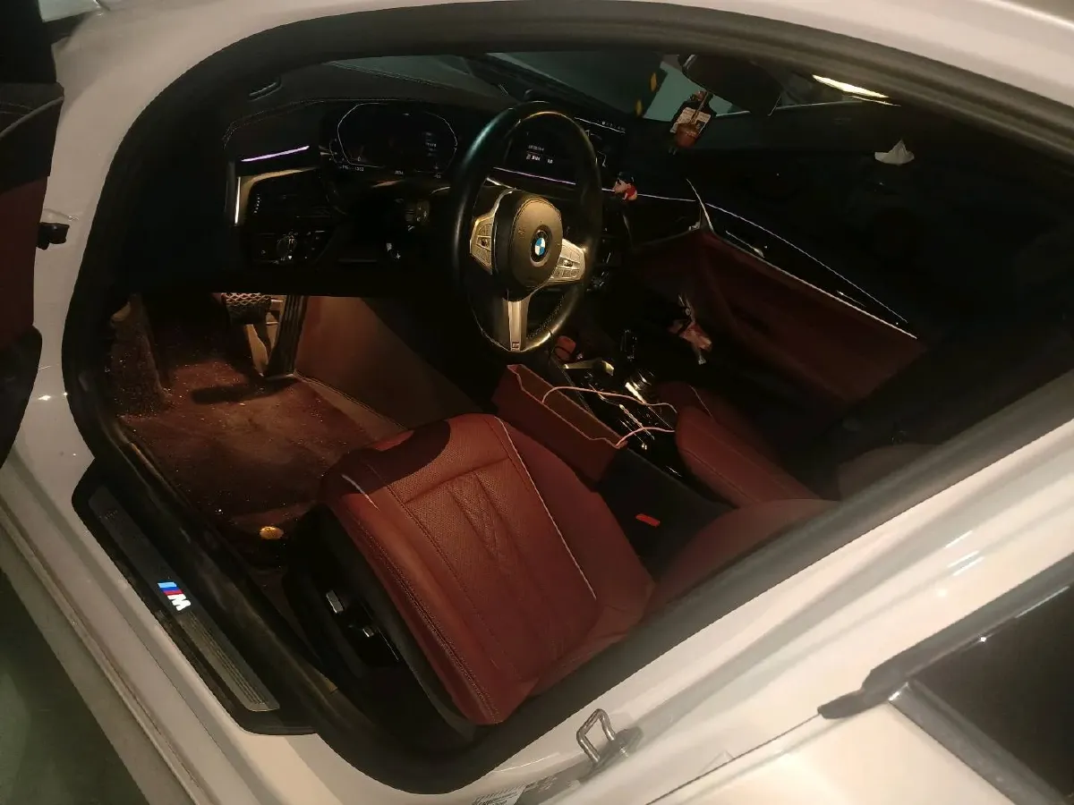 2022 BMW 5 Series 2.0T 184HP L4 8AT,autocango,china used car exporter,china ev exporter,chinese used car exporter,chinese used ev exporter