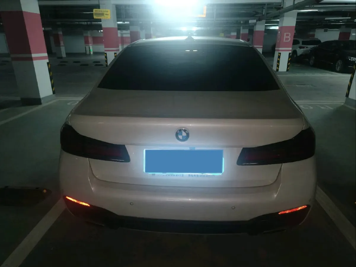 2022 BMW 5 Series 2.0T 184HP L4 8AT,autocango,china used car exporter,china ev exporter,chinese used car exporter,chinese used ev exporter