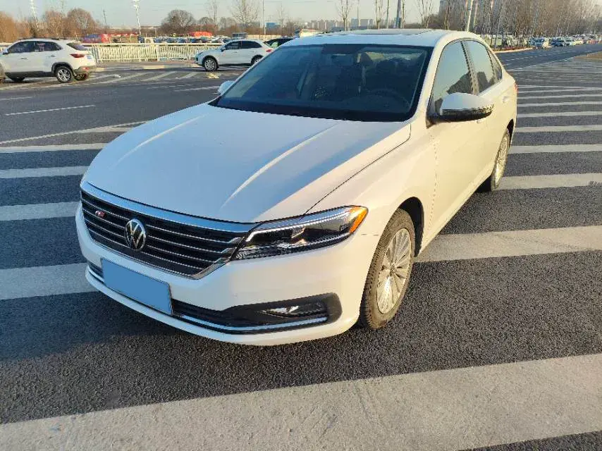 2019 Volkswagen Sagitar 1.2T 116HP L4 7DCT