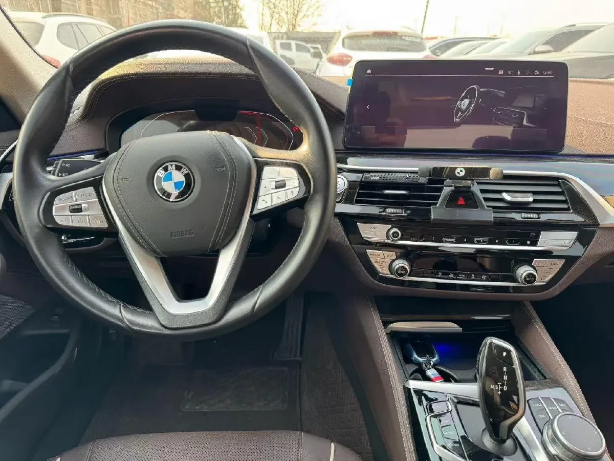 2021 BMW 5 Series 2.0T 184HP L4 8AT,autocango,china used car exporter,china ev exporter,chinese used car exporter,chinese used ev exporter