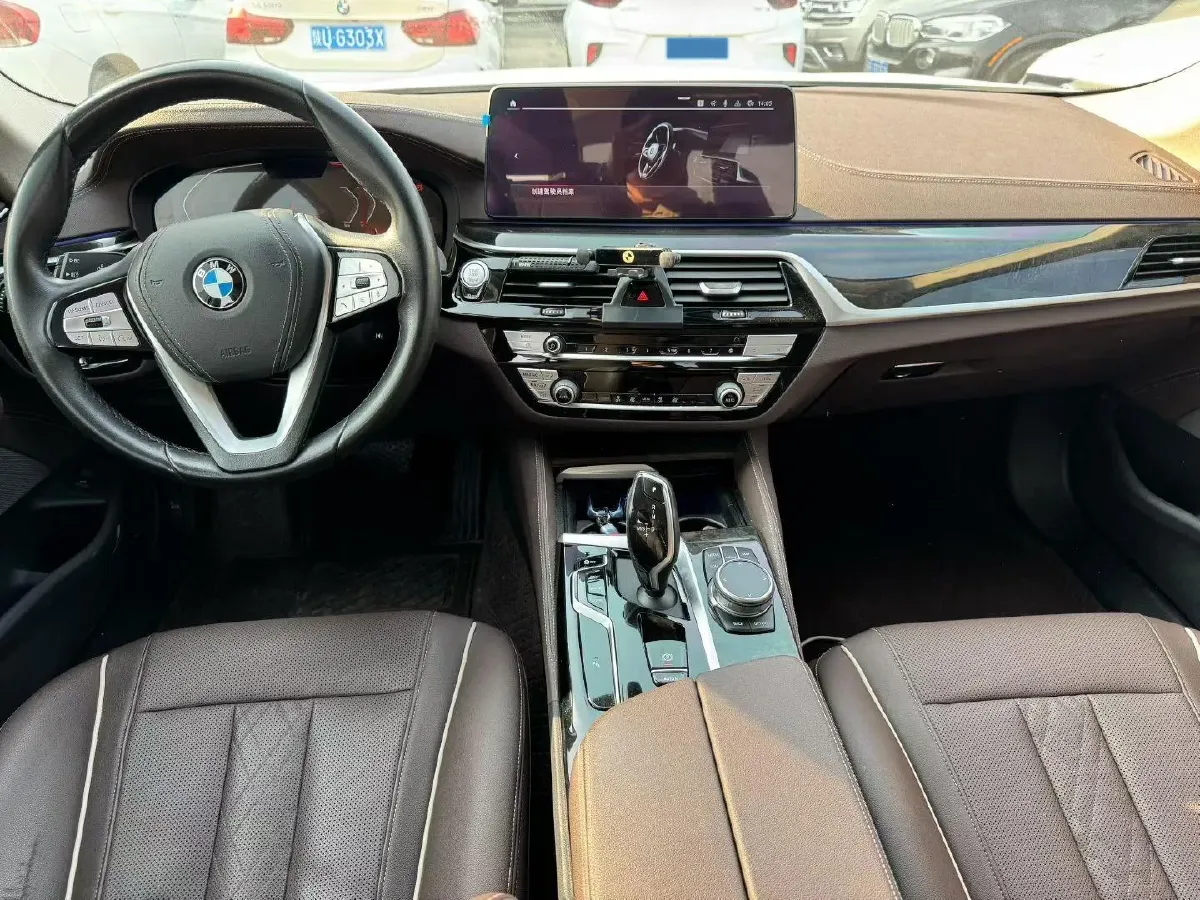 2021 BMW 5 Series 2.0T 184HP L4 8AT,autocango,china used car exporter,china ev exporter,chinese used car exporter,chinese used ev exporter