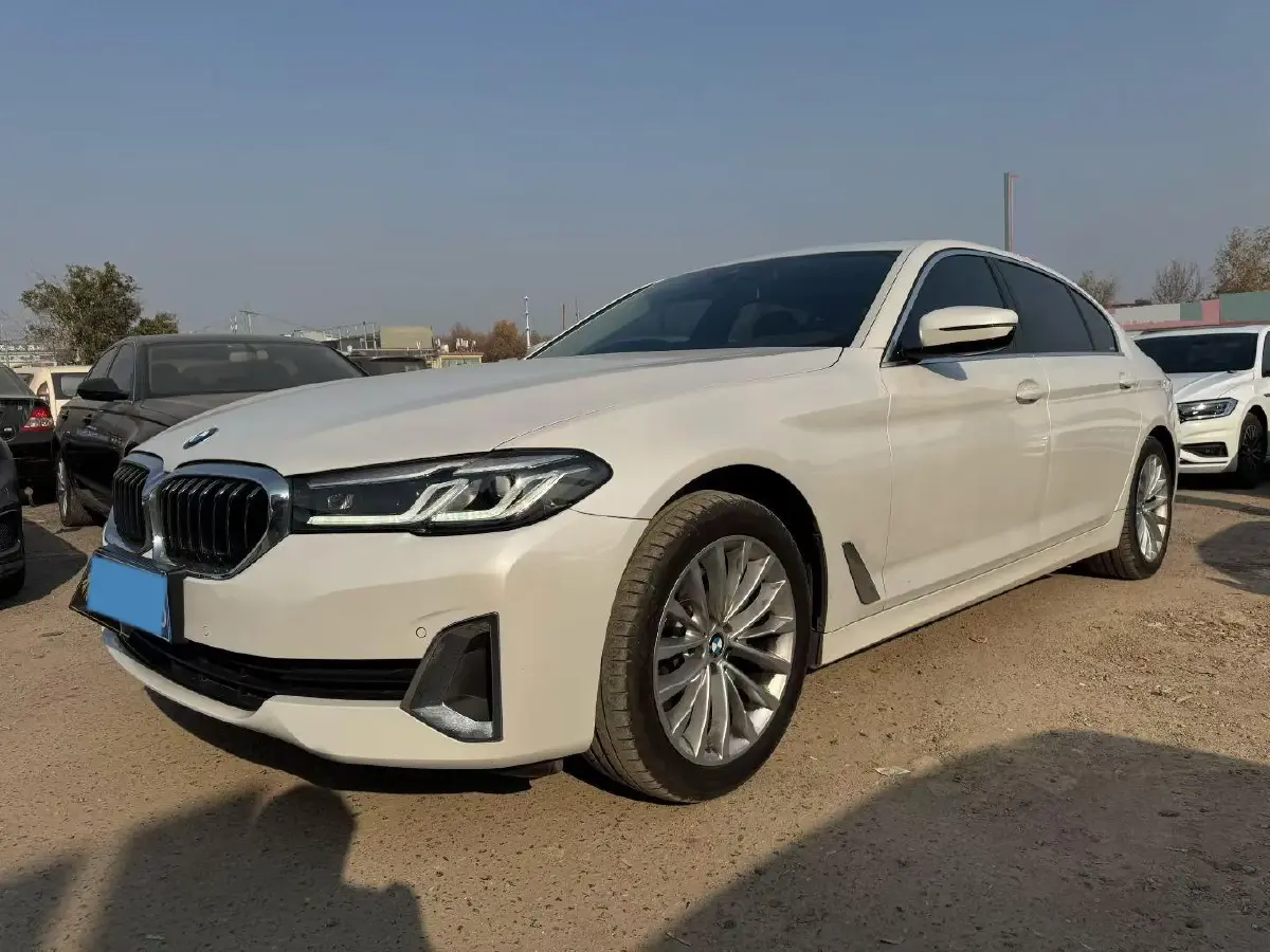 2021 BMW 5 Series 2.0T 184HP L4 8AT