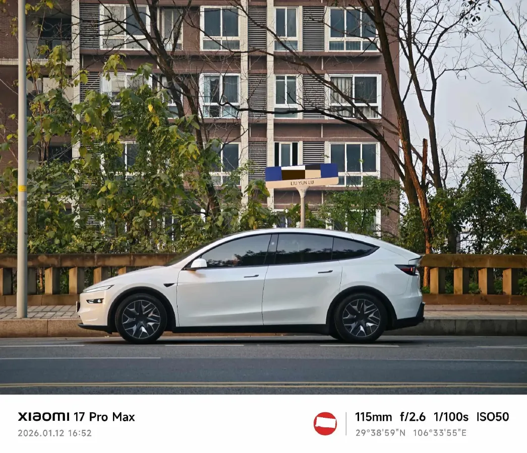 2025 Tesla Model Y L BEV,autocango,china used car exporter,china ev exporter,chinese used car exporter,chinese used ev exporter