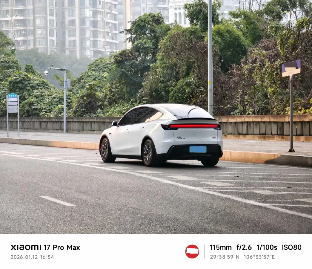 2025 Tesla Model Y L BEV,autocango,china used car exporter,china ev exporter,chinese used car exporter,chinese used ev exporter