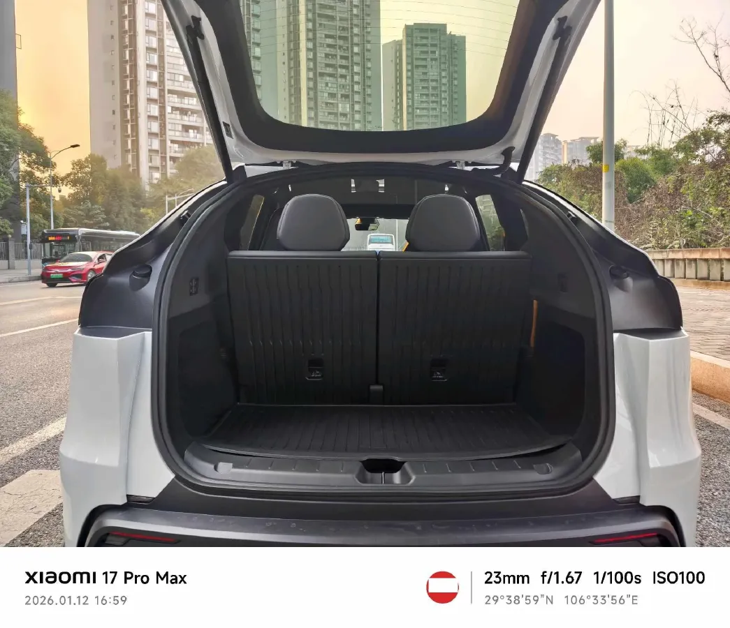 2025 Tesla Model Y L BEV,autocango,china used car exporter,china ev exporter,chinese used car exporter,chinese used ev exporter